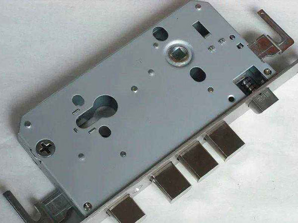 宝兴24小时上门开锁公司