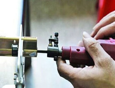 宝兴24小时上门开锁公司